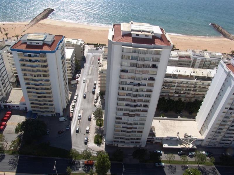 Torres Mira Praia By Garvetur Quarteira Exterior photo